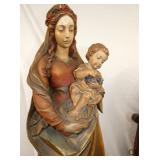 VIEW 2 CLOSEUP LADY W/ CHILD