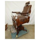 VIEW 5 OAK BARBER CHAIR