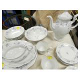 VIEW 2 CLOSEUP BAVARIA FINE CHINA