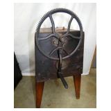 EARLY HANDCRANK CHURN