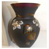 VIEW 2 CLOSEUP FENTON VASE