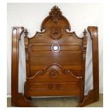 NICE VICT. WALNUT BED