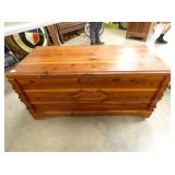 CEDAR BLANKET CHEST