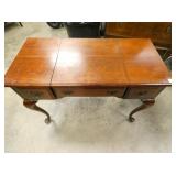 VIEW 2 CLOSEUP W/ CENTER COMPARTMENT