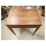 EARLY LIFT TOP DESK