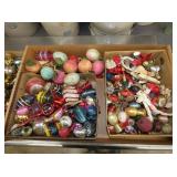 ASSORTED VINTAGE CHRISTMAS ORNAMENTS