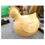 JAMESTOWN POTTERY CHICKEN