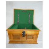 VIEW 2 CLOSEUP W/ STRAP HINGERS