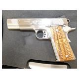 VIEW 5 CLOSEUP CHECKER BOARD GRIPS