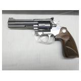 VIEW 2 CLOSEUP POLISHED STAINLESS