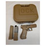 VIEW 2 CLOSEUP NIB GLOCK 19X 9MM