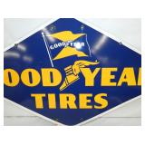 VIEW 3 18X27 PORC. GOODYEAR TIRES