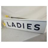 VIEW 3 CLOSEUP PORC. LADIES