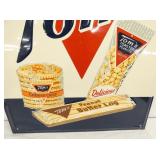 VIEW 3 CLOSEUP W/ PRODUCT