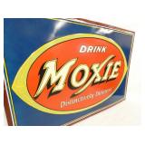 VIEW 3 EMB. MOXIE SIGN