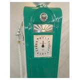 VIEW 4 SINCLAIR WAYNE PUMP W/CLOCKFACE 