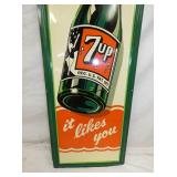 VIEW 3 CLOSE UP BOTTOM 7-UP