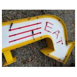 VIEW 2 CLOSEUP DINER NEON ARROW