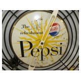 VIEW 2 CLOSEUP 17IN CLOCK