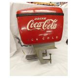 VIEW 4 MOTORBOAT DISPENSER W/EMB. SIDES