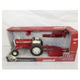 BIG FARM CASE IH W/ BOX