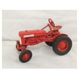 IH FARMALL CUB TRACTOR