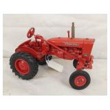 IH FARMALL 140 TRACTOR