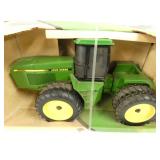 VIEW 3 JD TRACTOR W/ BOX