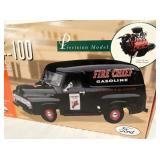 VIEW 2 CLOSEUP VAN W/ BOX TEXACO 1:18