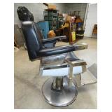 VIEW 4 CLOSEUP BARBER CHAIR