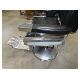 VIEW 6 RIGHTSIDE BARBER CHAIR