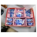 COLLECTION TEA SETS