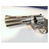 VIEW 7 COLT PHYTHON 357 MAG.