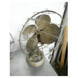 VIEW 2 CLOSEUP 4 BLADE FAN