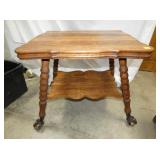ORNATE OAK CENTER TABLE W/ TWIST LEGS