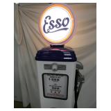 VIEW 2 CLOSEUP GAS PUMP