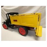 VIEW 3 CLOSEUP BACK NICE TRUCK