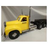 VIEW 2 CLOSEUP MACK 1 SMITH MILLER