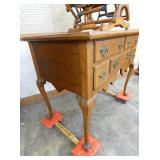 VIEW 2 CLOSEUP W/ QUEEN ANN LEGS