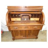 VIEW 4 INSIDE W/ PEGION HOLES