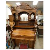 WALNUT ORGAN W/ BEV. MIRROR TOP