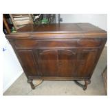 CABINET VICTROLA PLAYER