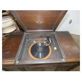 VIEW 2 CLOSEUP VICTROLA