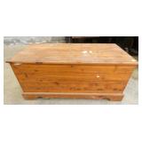 CEDAR BLANKET BOX