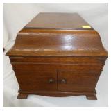 OAK TABLE TOP VICTROLA
