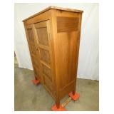 VIEW 2 CLOSEUP 42X59 PIE SAFE