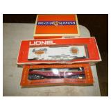 LIONEL TRAIN CARS W/ BOXES