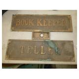 VIEW 2 CLOSEUP CLOSEUP BANKING SIGNS