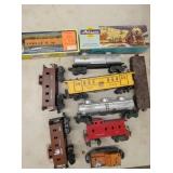 LIONEL TRAIN CARS
