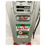 CLOSEUP W/ ORIG. PORC. PUMP PLATES